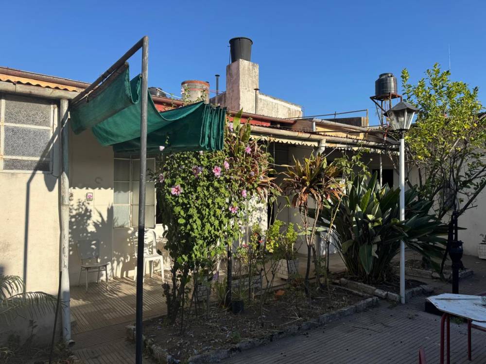 Amplia casa con dos departamentos – Zona céntrica de Gualeguaychú