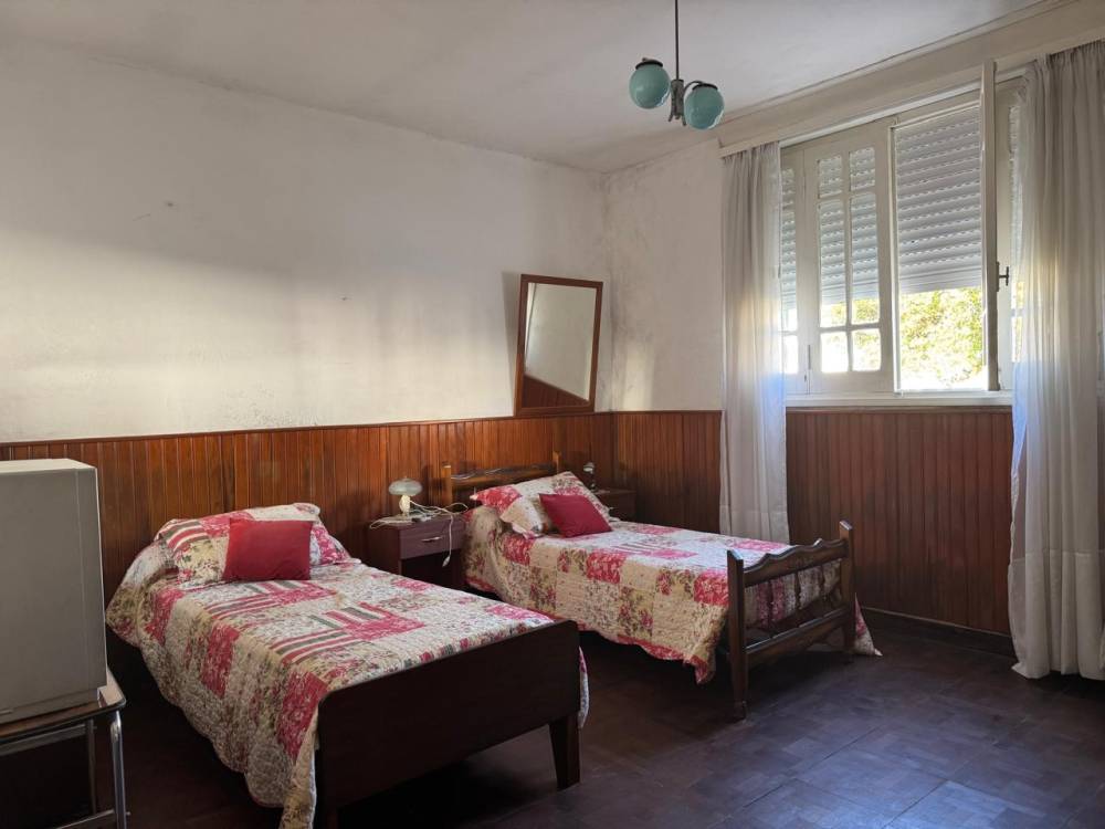 Amplia casa con dos departamentos – Zona céntrica de Gualeguaychú