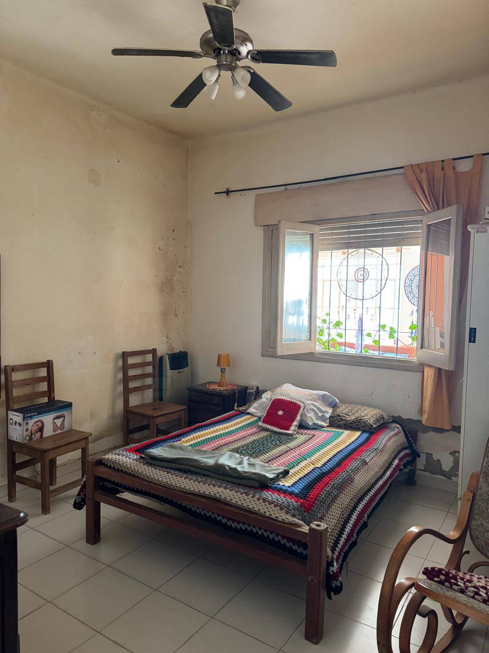 Amplia casa con parque + departamento en planta alta