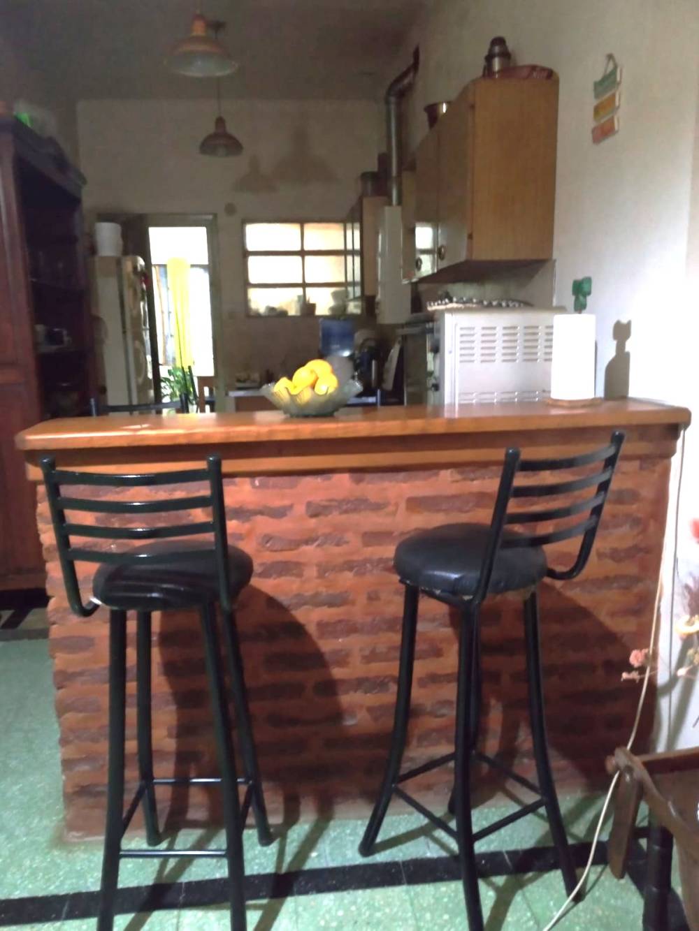 Amplia casa con parque + departamento en planta alta