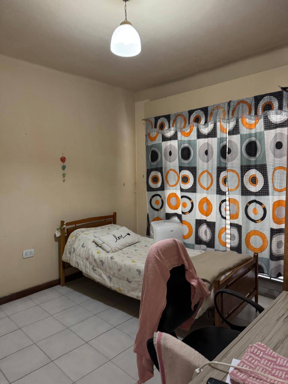 Amplia casa con parque + departamento en planta alta