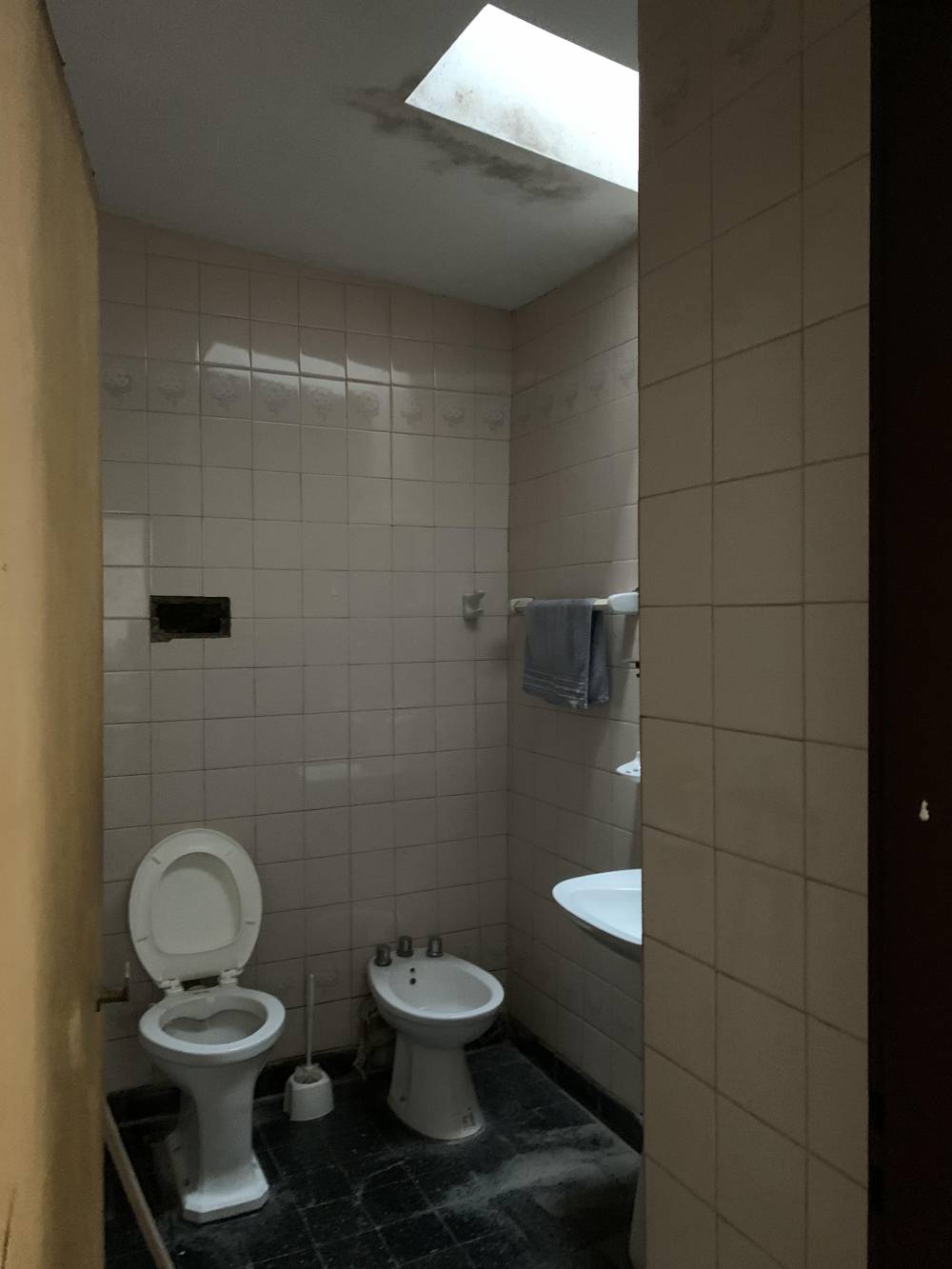 Casa a terminar con gran potencial y amplio patio en excelente ubicación