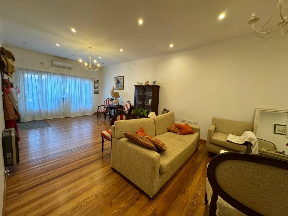 CASA 240m2 - CENTRO DE LA CIUDAD