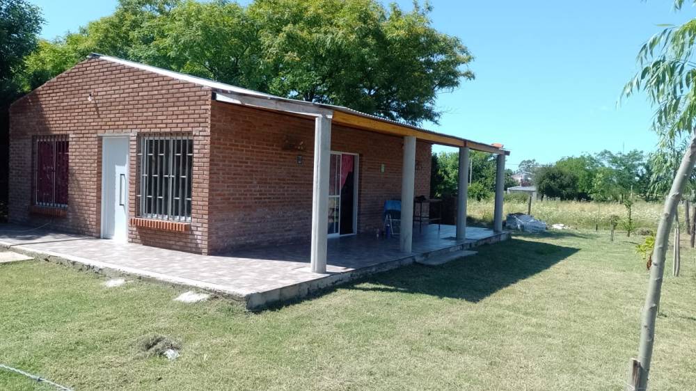 Casa en venta con amplio terreno, Gualeguaychú