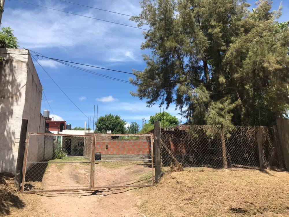 Casa 3 Dormitorios, amplio terreno - Oportunidad de ampliación