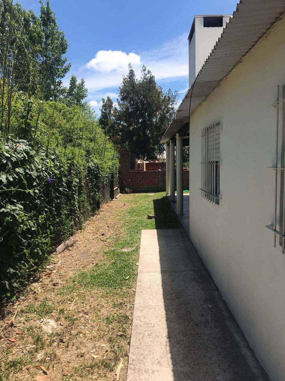 Casa 3 Dormitorios, amplio terreno - Oportunidad de ampliación