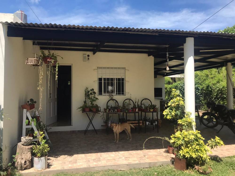 Casa 3 Dormitorios, amplio terreno - Oportunidad de ampliación