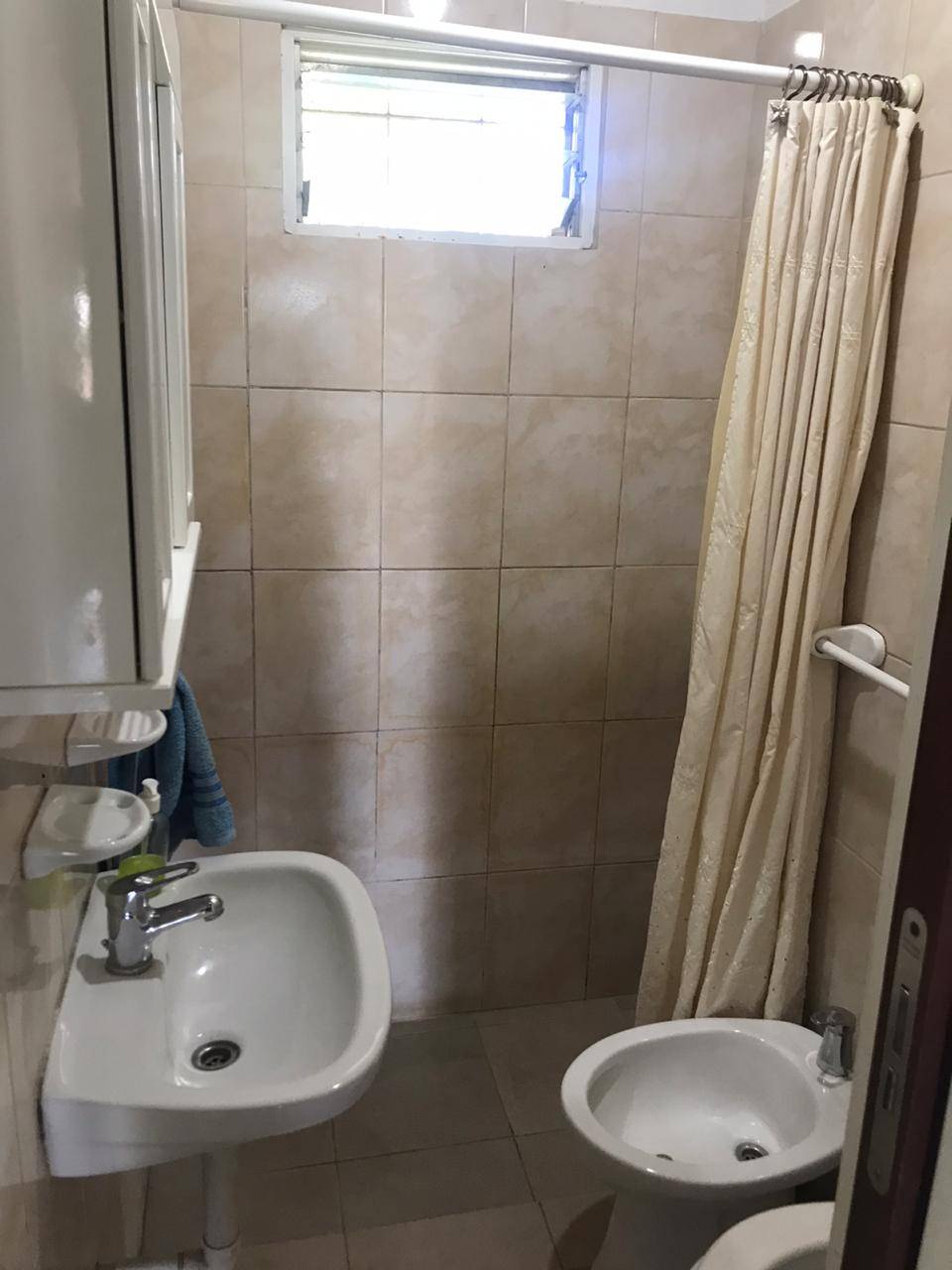 Casa 3 Dormitorios, amplio terreno - Oportunidad de ampliación