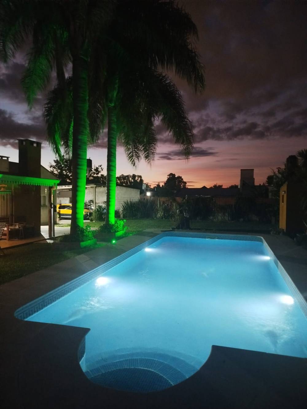 Casa 3 dormitorios con parque y pileta en Pueblo Belgrano | Se evalúa permuta