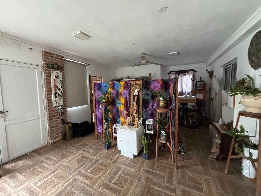 Casa 3 dormitorios con parque y pileta en Pueblo Belgrano | Se evalúa permuta