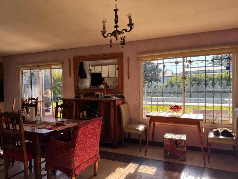 Casa 3 dormitorios con parque y pileta en Pueblo Belgrano | Se evalúa permuta