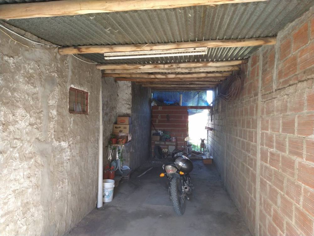 CASA 4 AMBIENTES SOBRE CALLE RAMIREZ, ZONA CLUB SPORTING