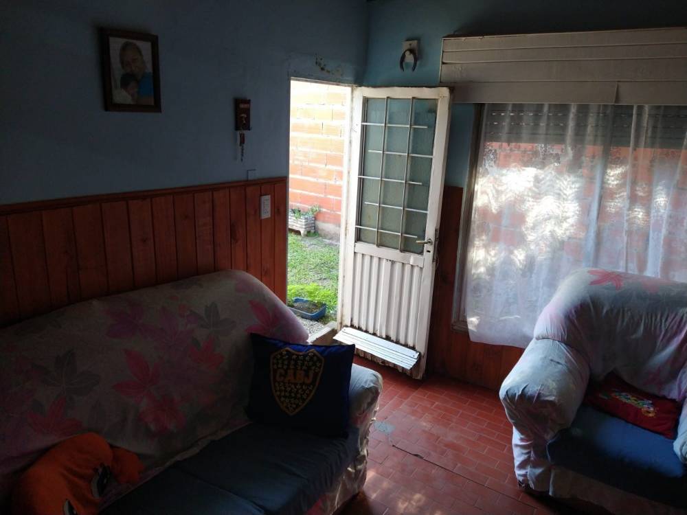 CASA 4 AMBIENTES SOBRE CALLE RAMIREZ, ZONA CLUB SPORTING