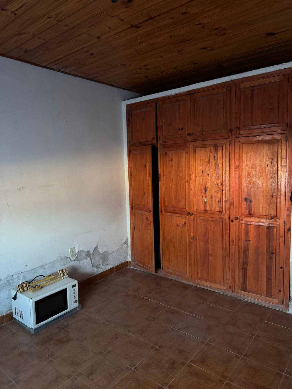 Casa a refaccionar con gran potencial – Andrade y Virreinato