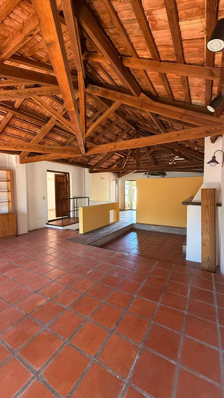 Casa con espacios amplios 