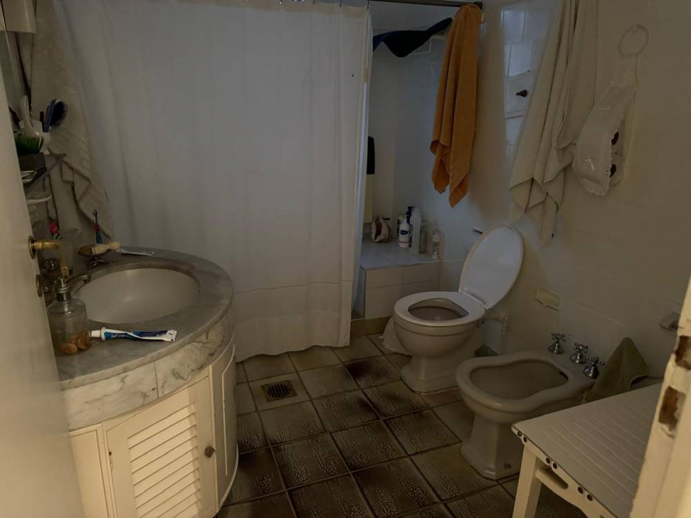 CASA EN TERRENO DE 500 M2 - CENTRO DE LA CIUDAD