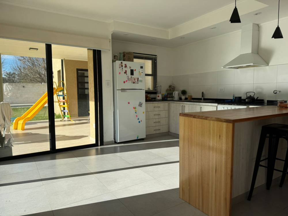 Casa con pileta y jardín en Pueblo Belgrano – ¡Lista para mudarte!