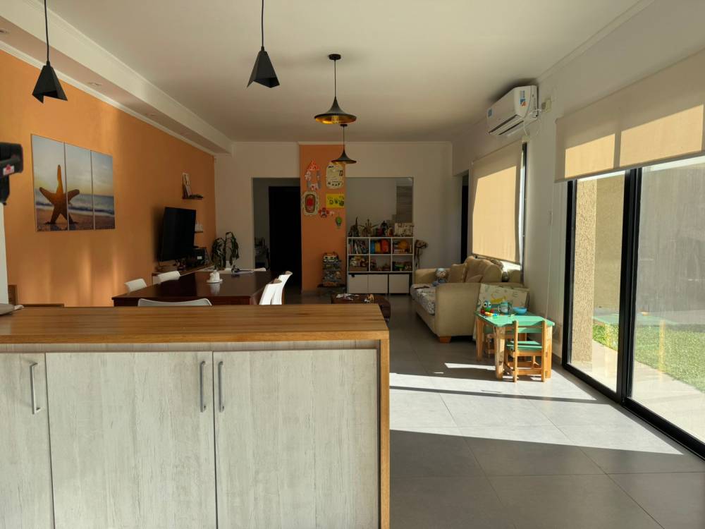 Casa con pileta y jardín en Pueblo Belgrano – ¡Lista para mudarte!