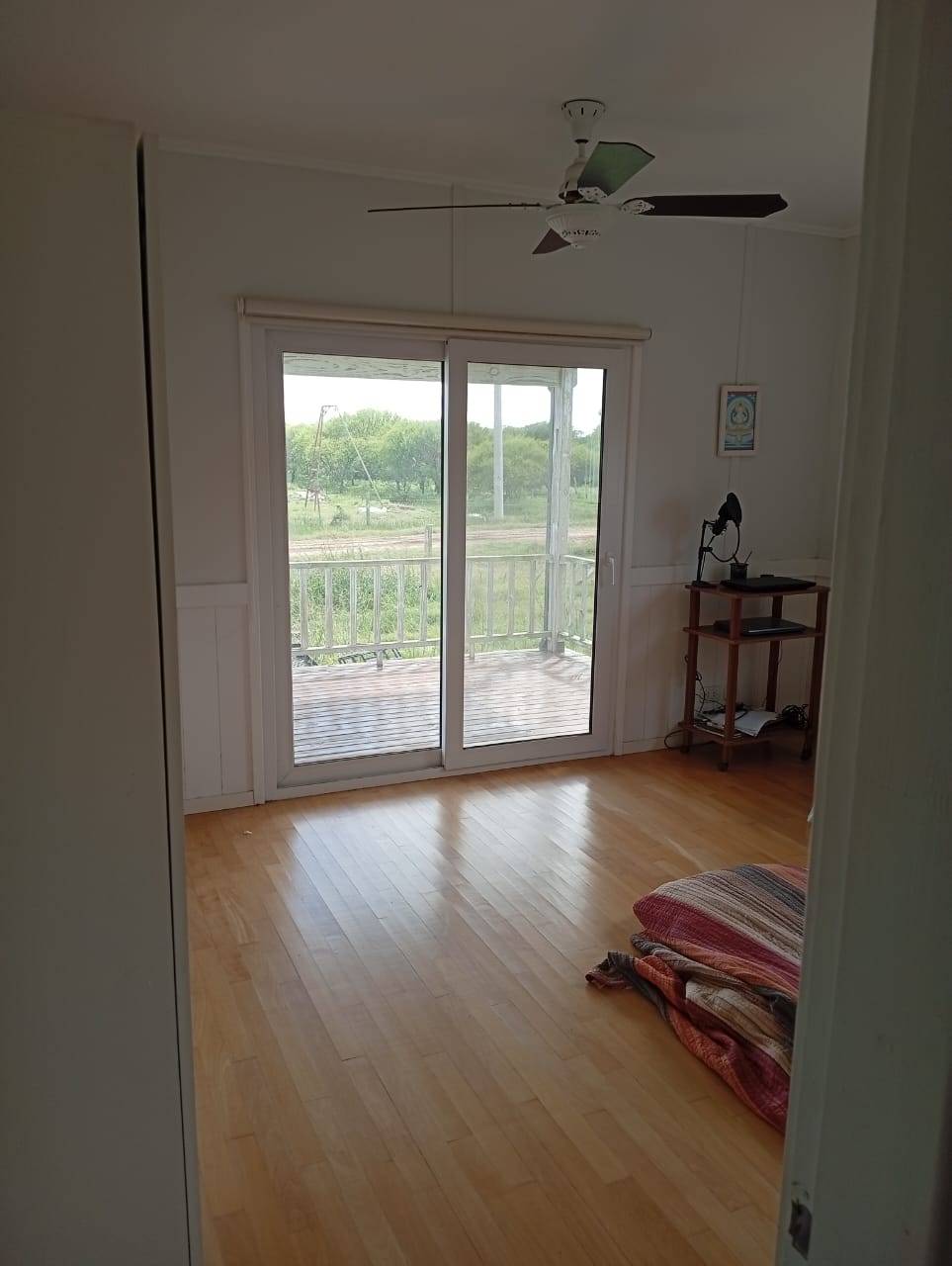 Casa con piscina y vista abierta al campo en Pueblo Belgrano