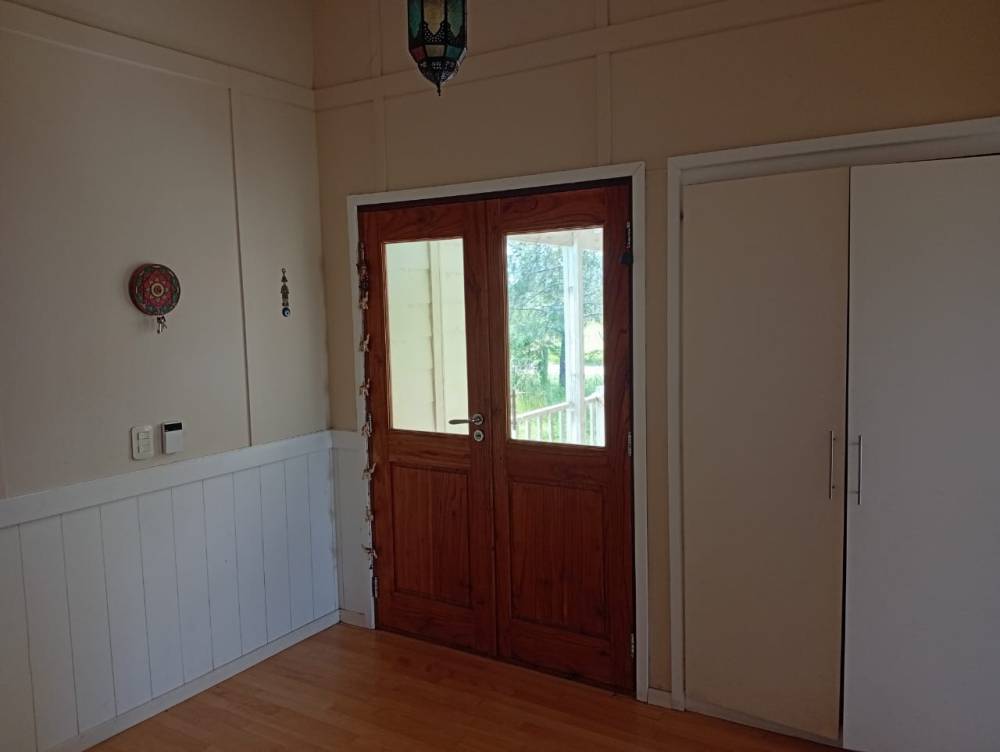 Casa con piscina y vista abierta al campo en Pueblo Belgrano