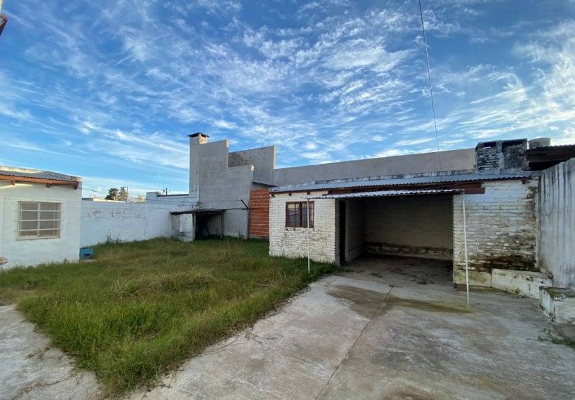 CASA RODEADA DE VERDE Y TRANQUILIDAD EN BARRIO VINELLI 