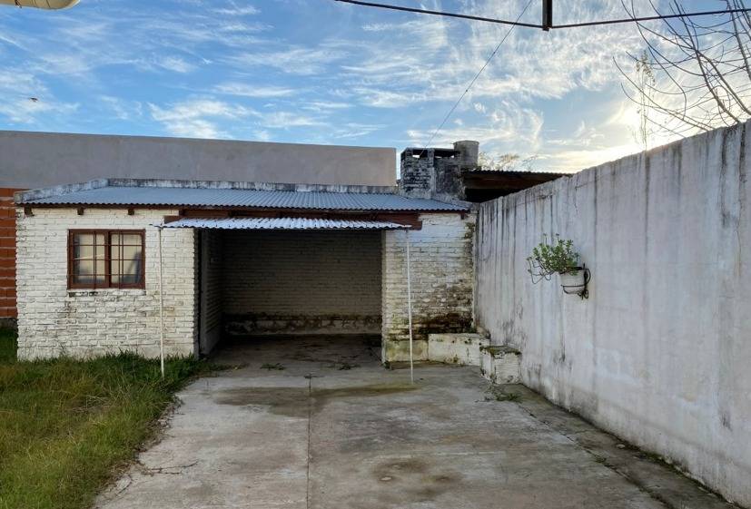 Casa en venta en Urquiza al Oeste (Vinelli): Rodeada de verde y tranquilidad