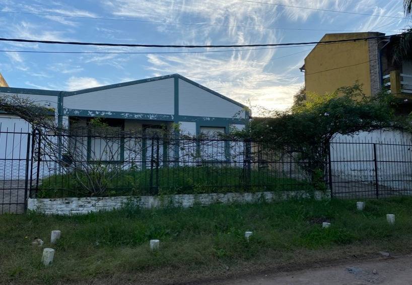 Casa en venta en Urquiza al Oeste (Vinelli): Rodeada de verde y tranquilidad