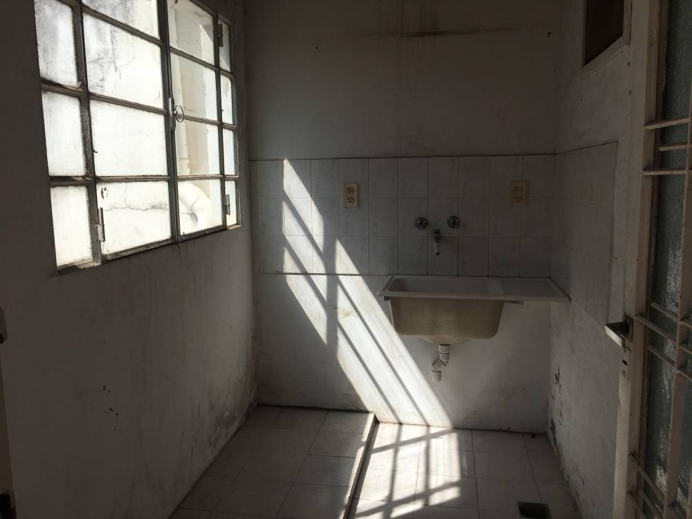 Casa en esquina de 2 plantas con jardín y parrilla - Jujuy y 9 de Julio