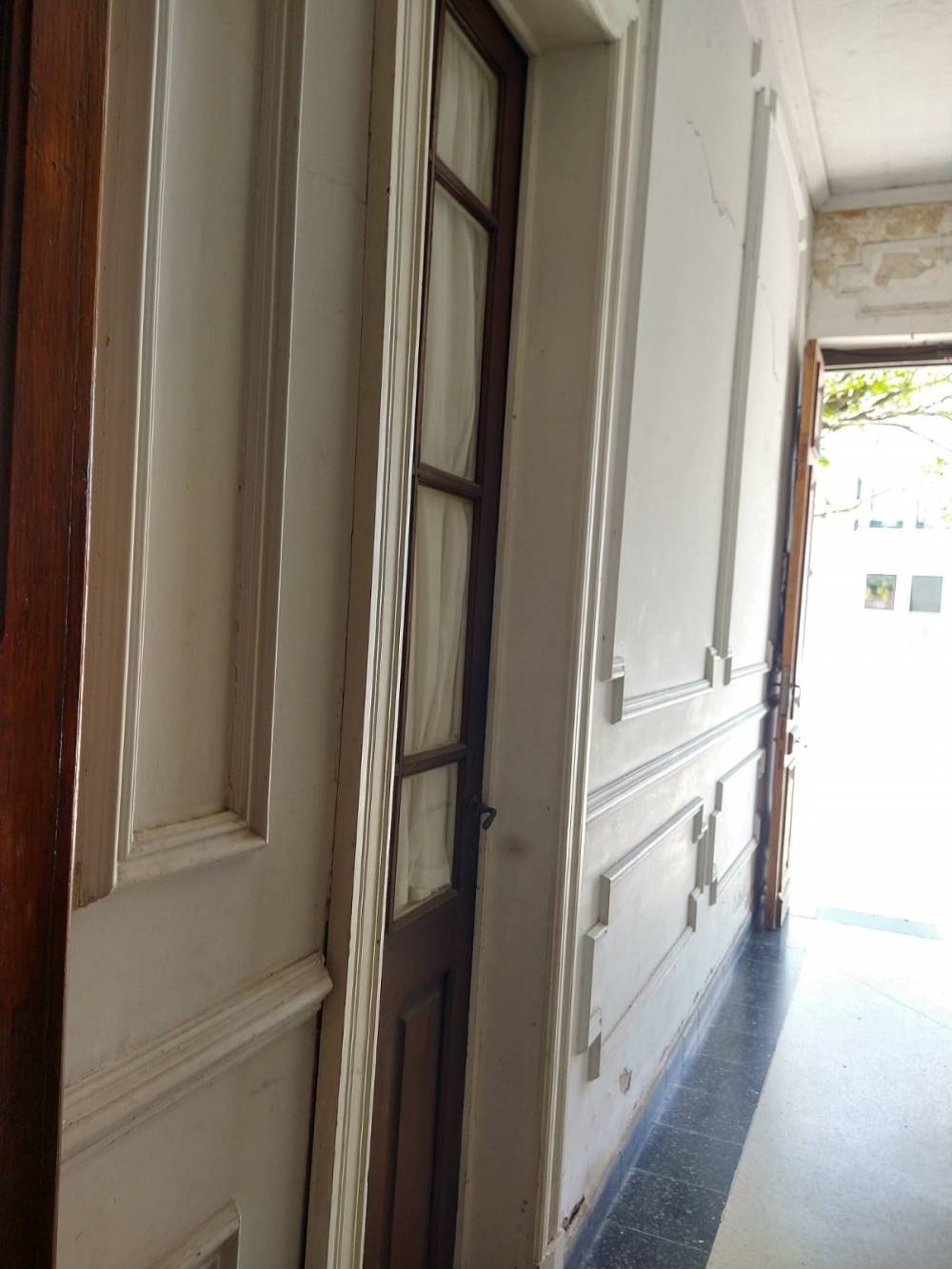 Casa en esquina a solo 3 cuadras del centro, Colombo y 9 de Julio 