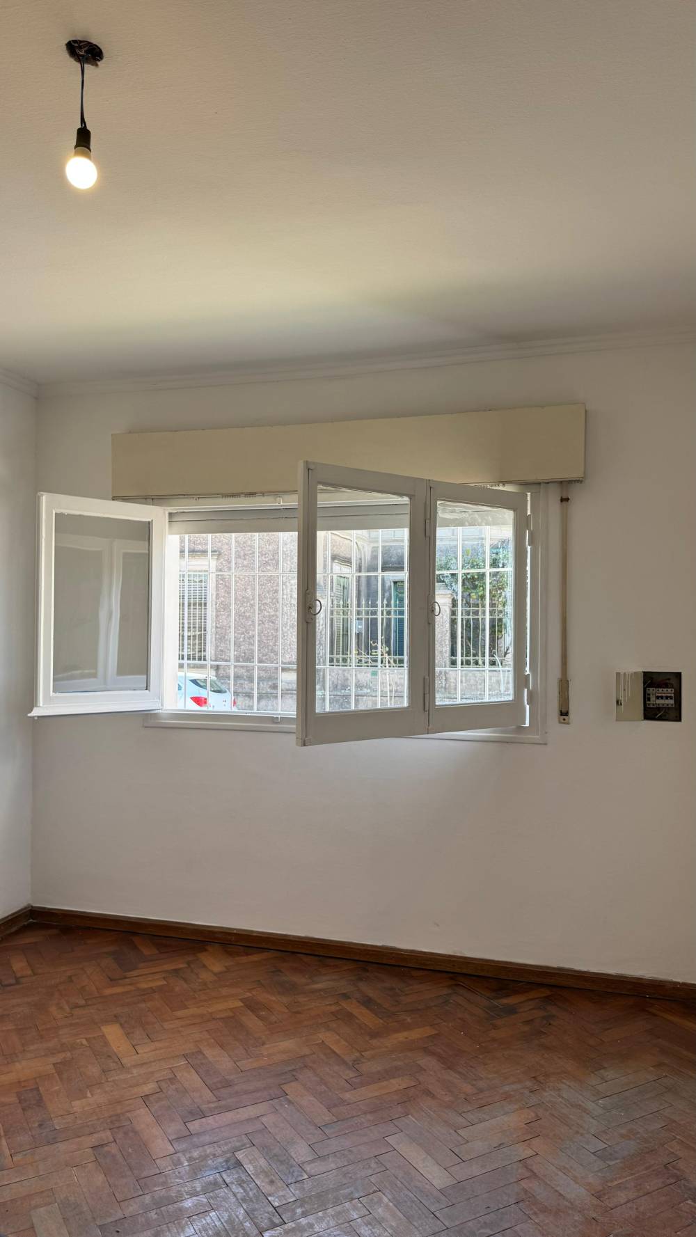 Casa en esquina de Ituzaingó y Neyra - con quincho
