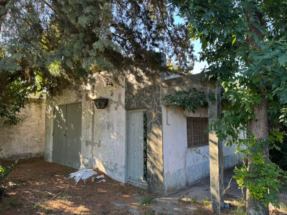 Casa en Pueblo Belgrano con amplio terreno y posibilidad de refacción