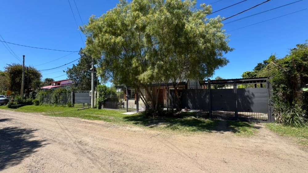 Casa en venta en Barrio Vinelli – Calle Río Nogoyá