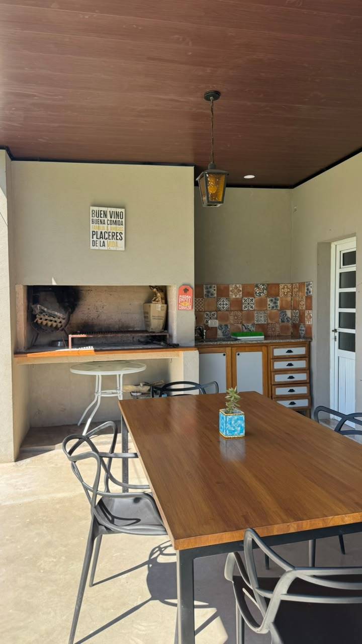 Casa en venta en Barrio Vinelli – Calle Río Nogoyá