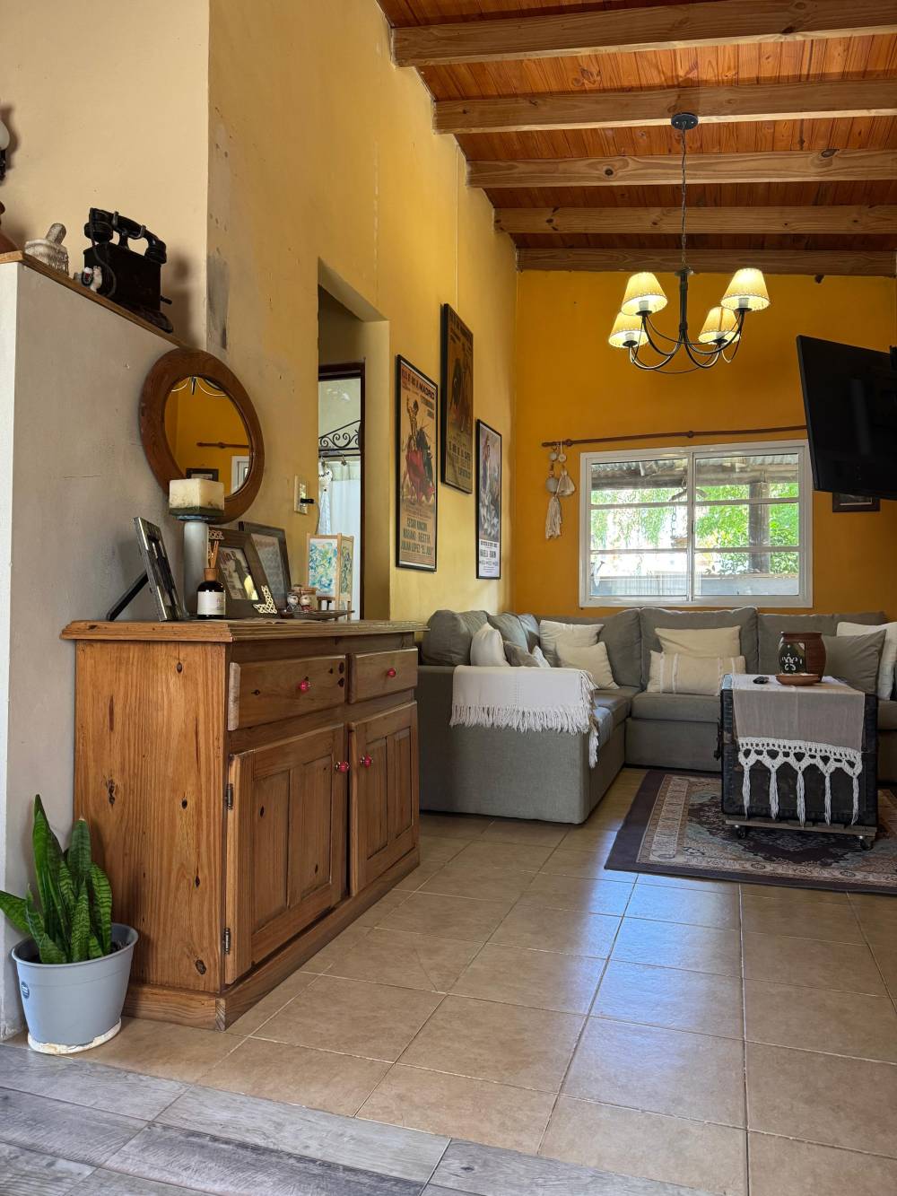 Casa en venta en Pueblo Belgrano sobre lote de 750 m² con pileta y quincho