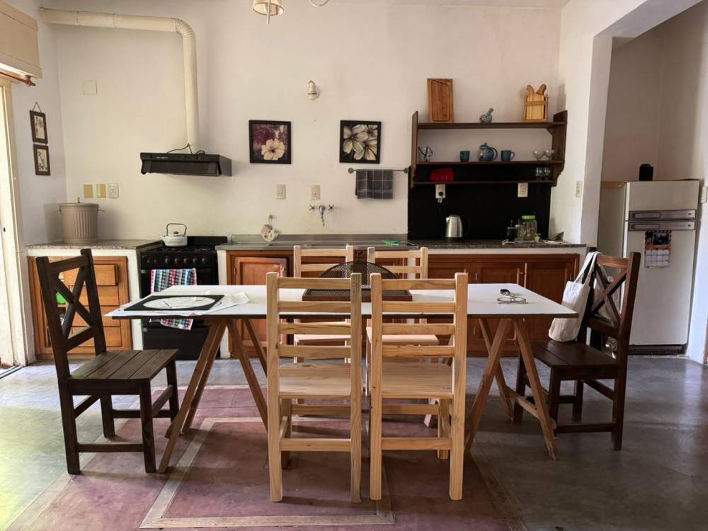 Casa y oficina sobre calle Roca casi Urquiza
