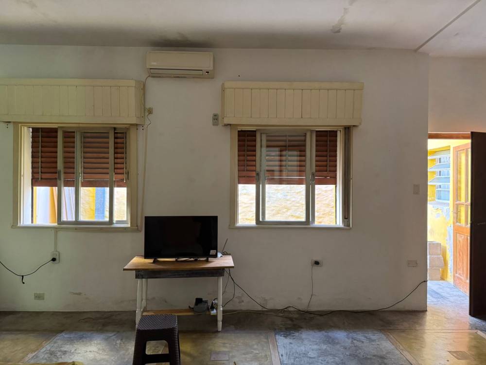 Casa y oficina sobre calle Roca casi Urquiza