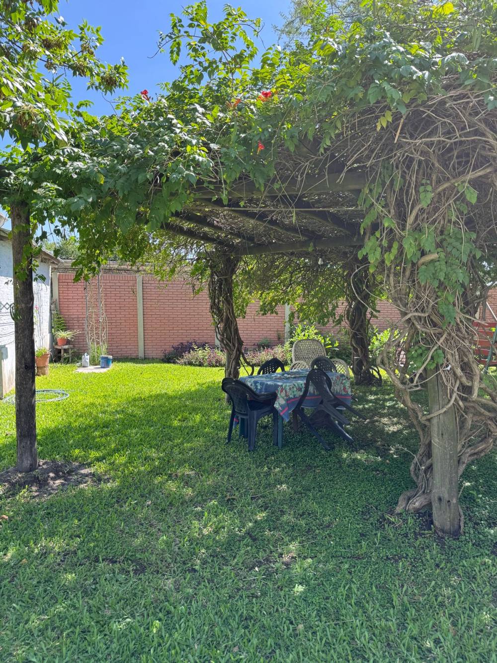 Casa quinta con piletas y casas de huéspedes – Ideal para Disfrutar