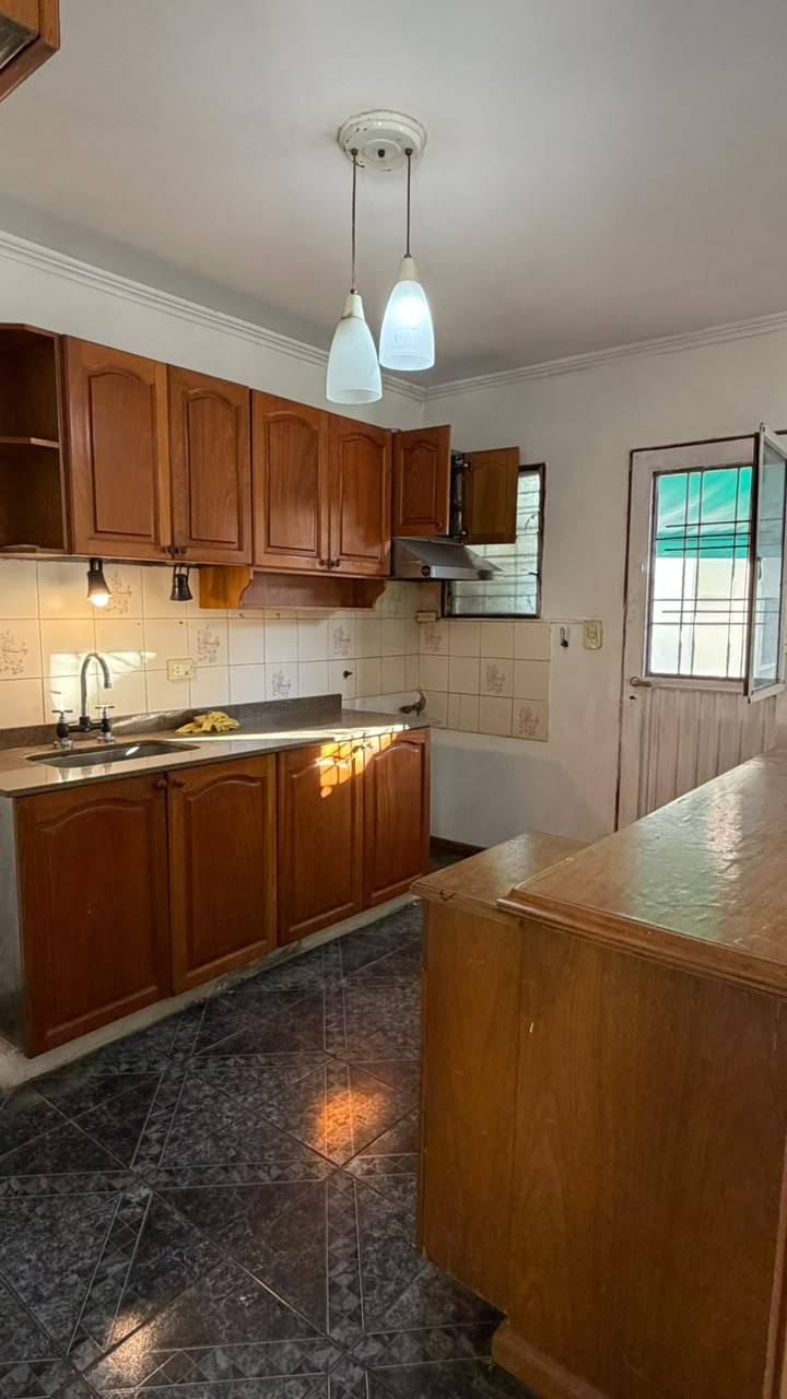 Casa tres dormitorios