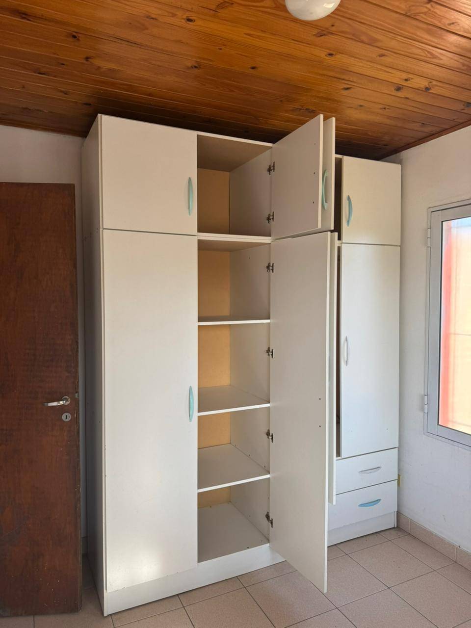 Casa tres dormitorios y patio