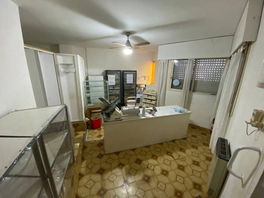 CASA UBICADA SOBRE CALLE ITUZAINGO 