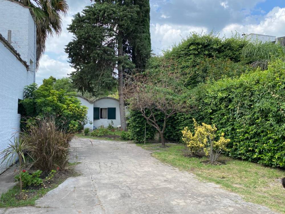 Casa y galpón en Venta - Barrio Parma. Sobre calle Urquiza