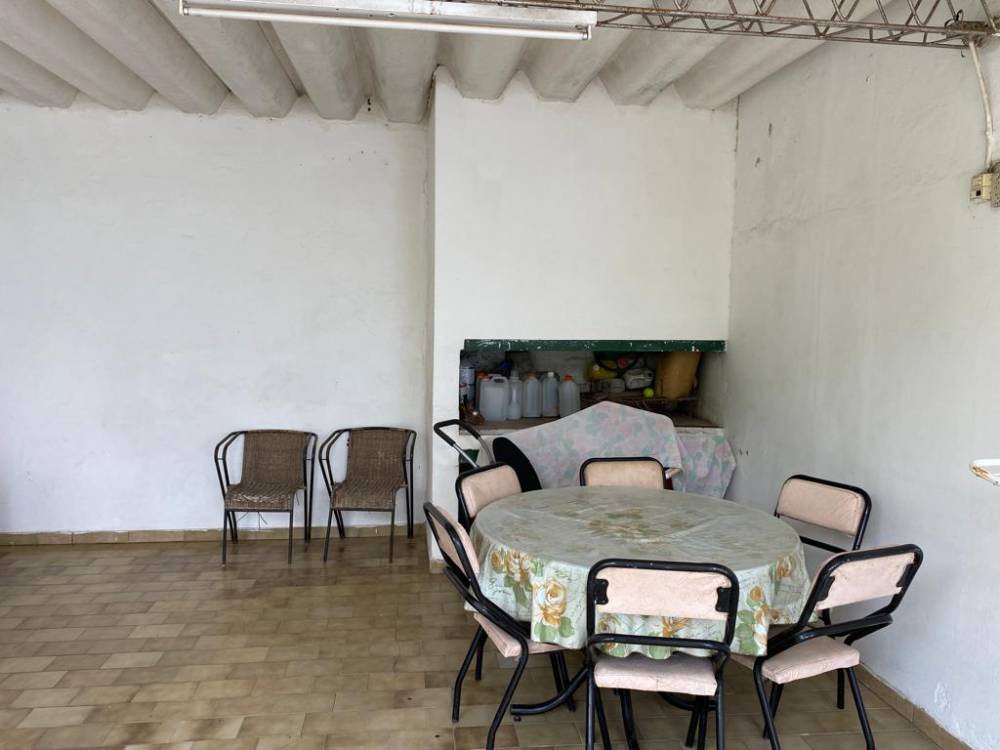 Casa y galpón en Venta - Barrio Parma. Sobre calle Urquiza