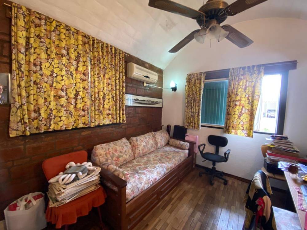 Casa y galpón en Venta - Barrio Parma. Sobre calle Urquiza