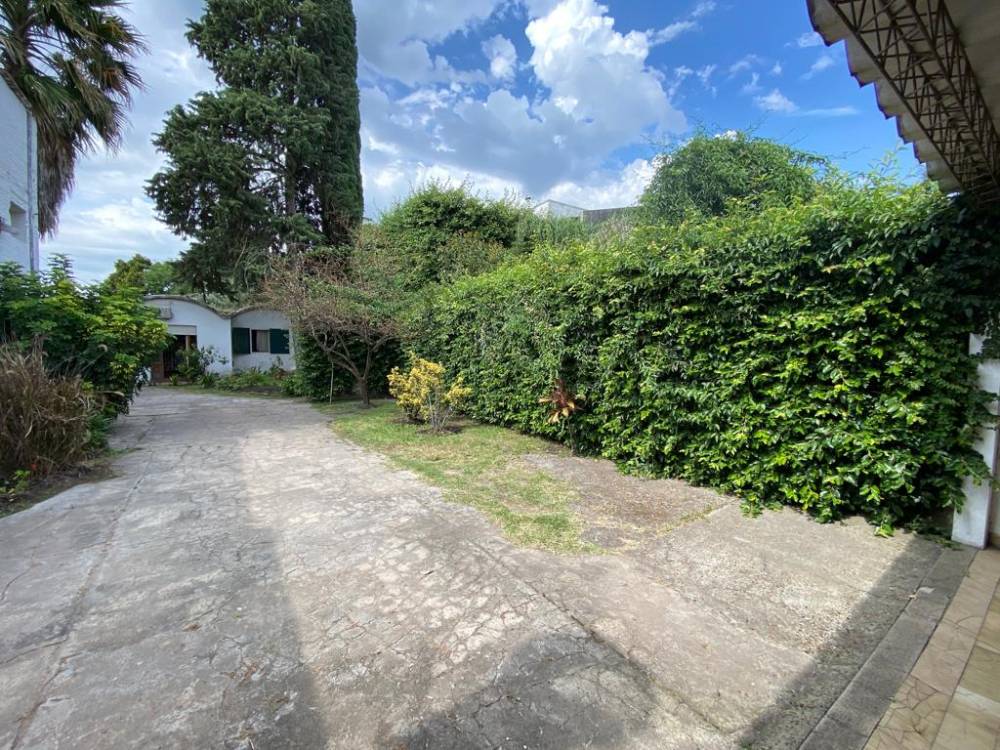 Casa y galpón en Venta - Barrio Parma. Sobre calle Urquiza