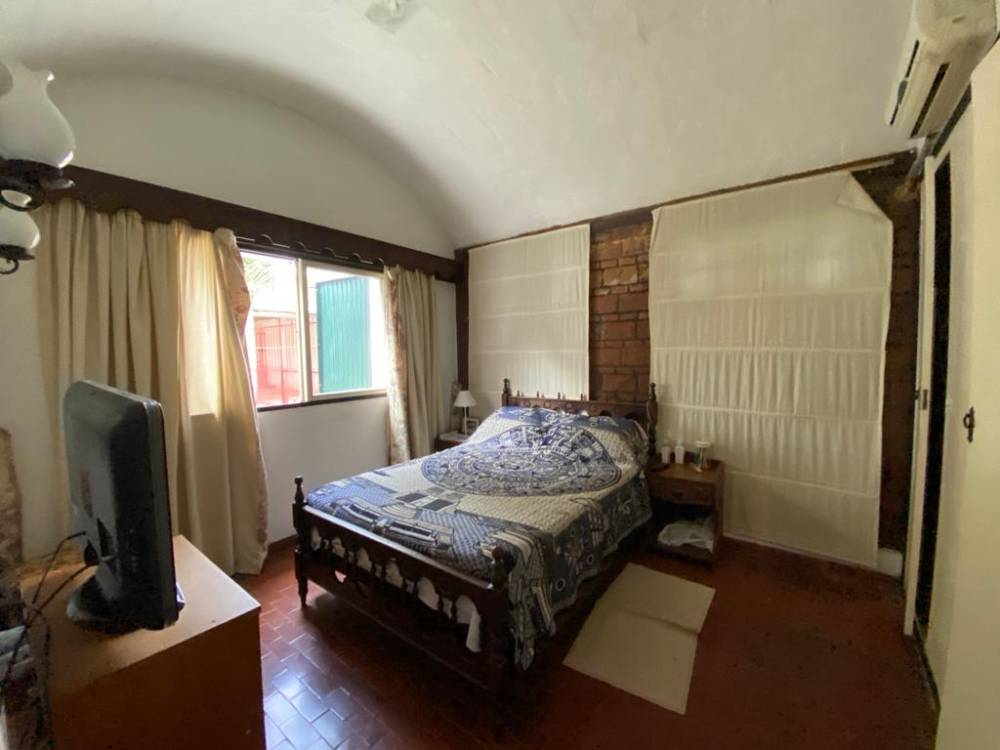 Casa y galpón en Venta - Barrio Parma. Sobre calle Urquiza