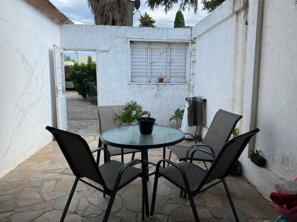 Casa y galpón en Venta - Barrio Parma. Sobre calle Urquiza
