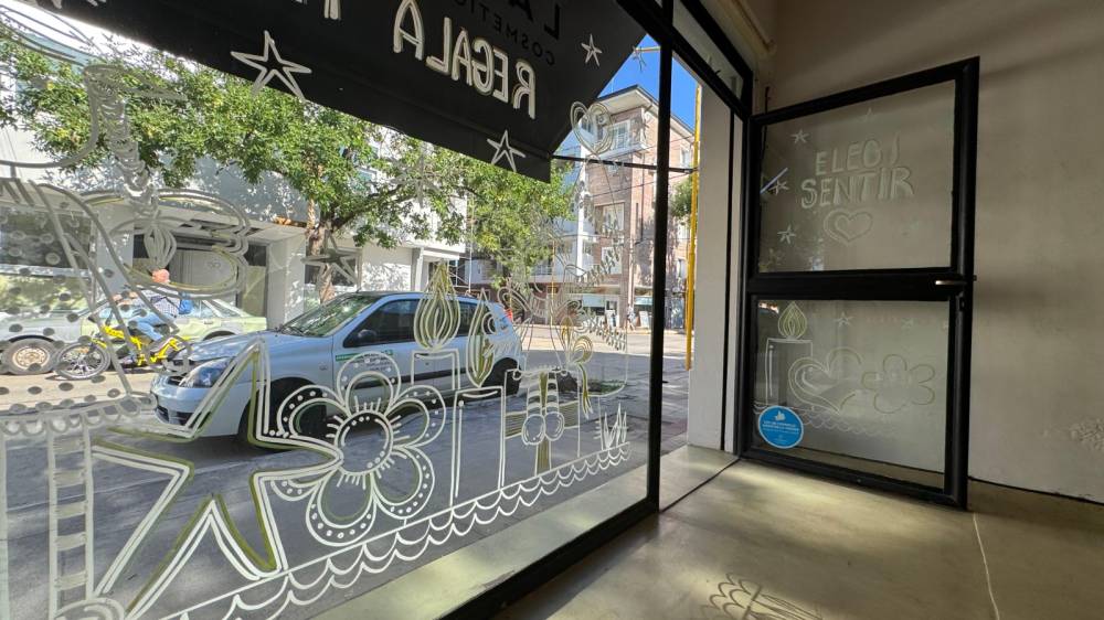 Casa y local en esquina - Colombo y Santiago Díaz