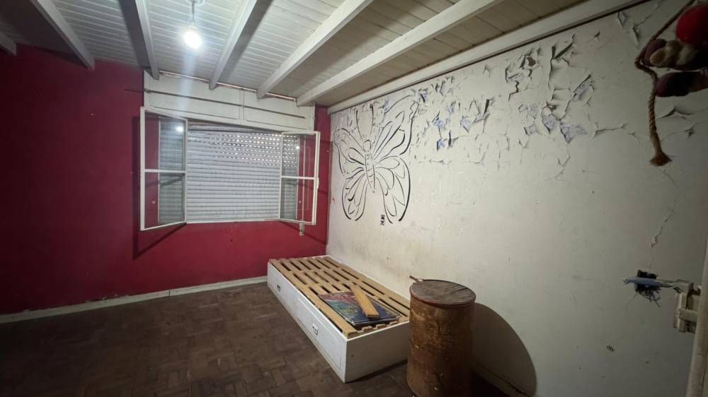 Casa y local en esquina - Colombo y Santiago Díaz