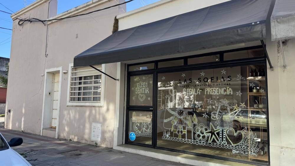 Casa y local en esquina - Colombo y Santiago Díaz