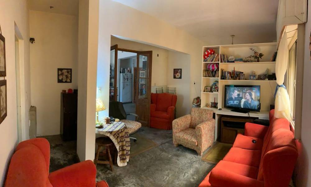 Casa y oficina sobre calle Roca casi Urquiza